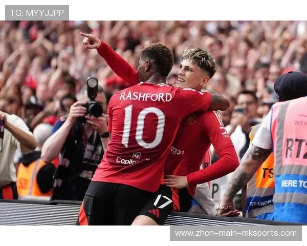 迪亚洛赛后躺地凝视天空,折射曼联平局遗憾 迪亚洛赛后躺地凝视天空,折射曼联平局遗憾