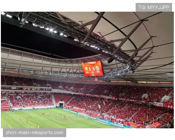 塞维利亚主场因上轮球迷不当行为被罚部分看台空场